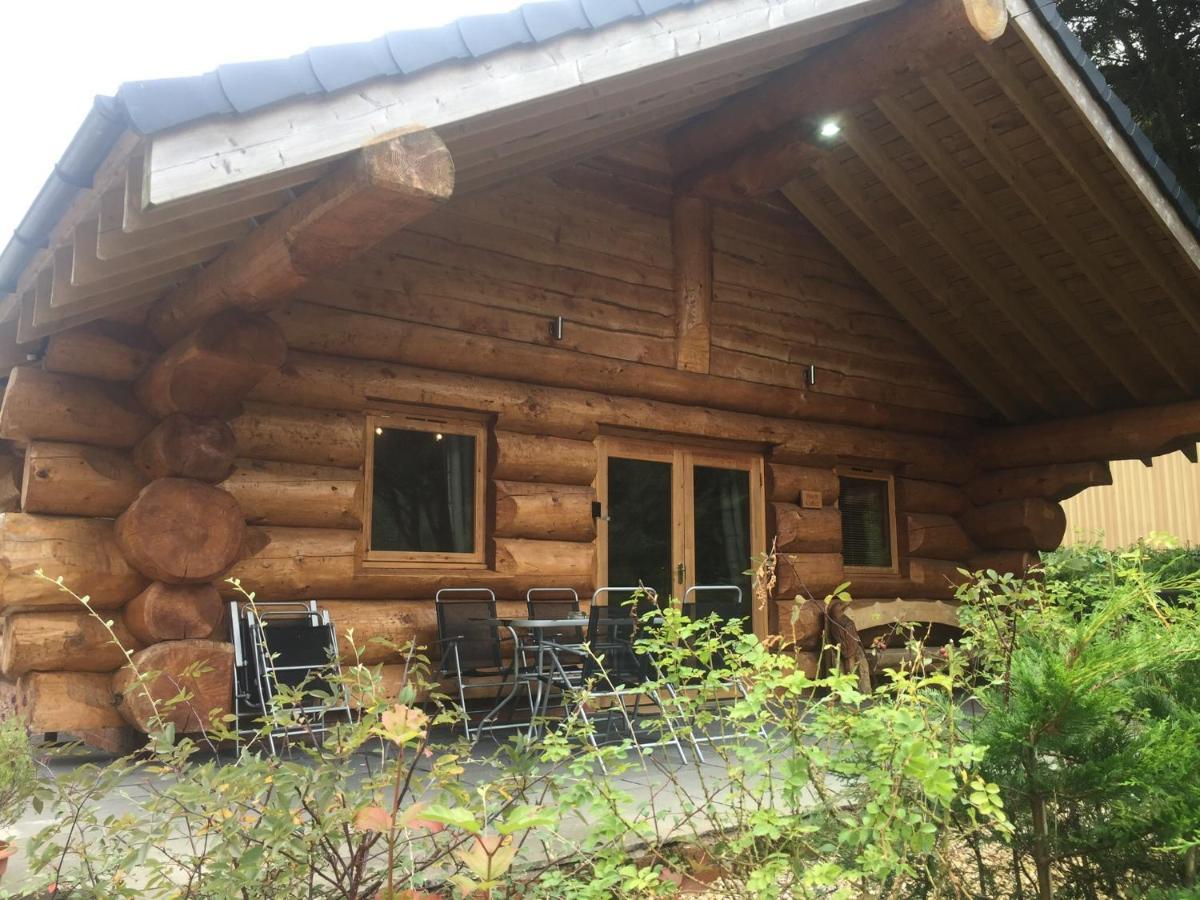 Ewes Water Log Cabins Langholm Exterior foto