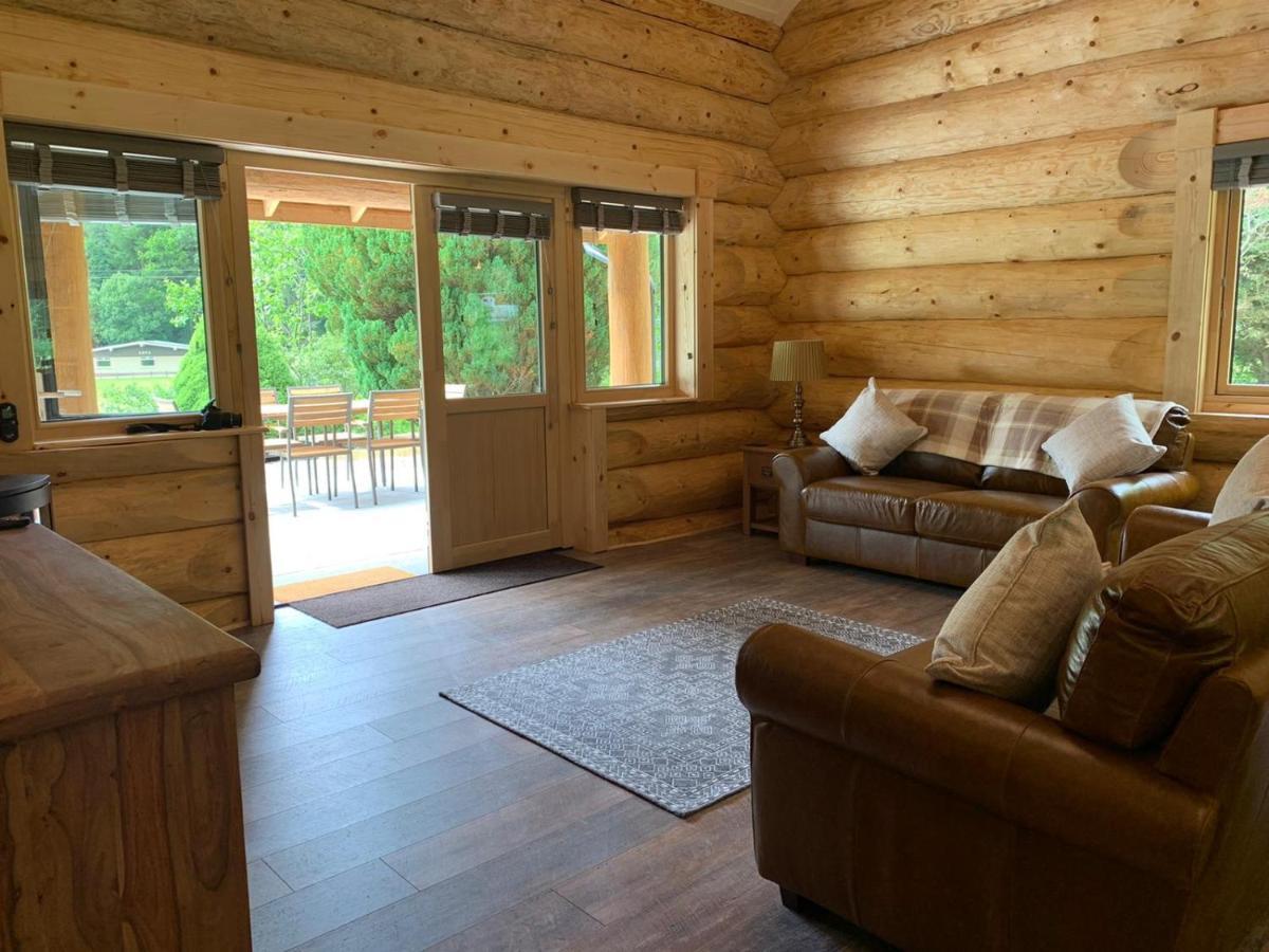 Ewes Water Log Cabins Langholm Exterior foto