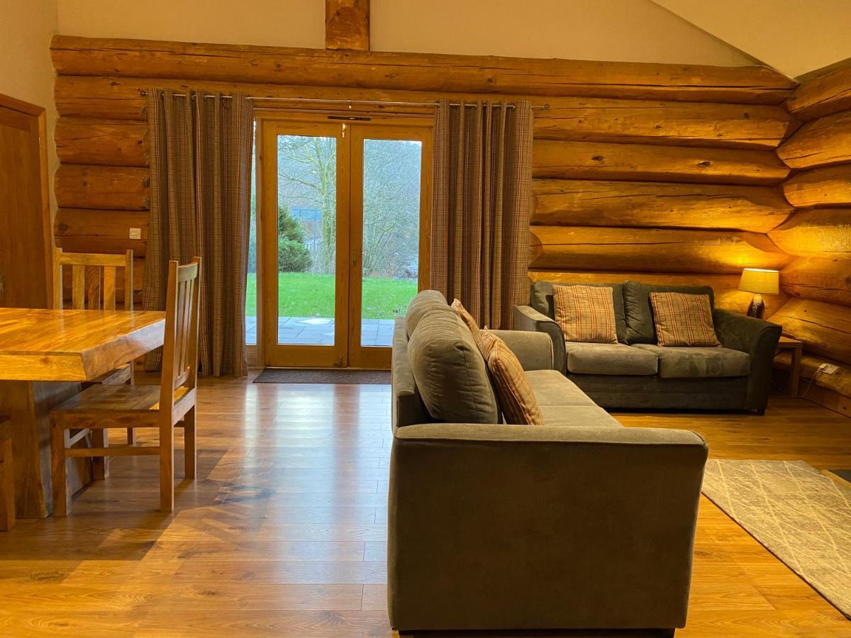 Ewes Water Log Cabins Langholm Exterior foto